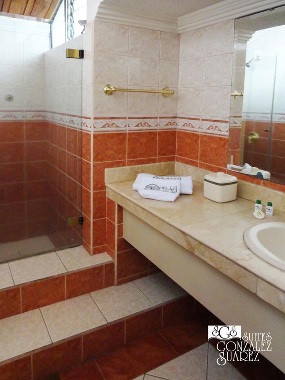 Hotel Suites Gonzalez Suarez Quito Bagian luar foto