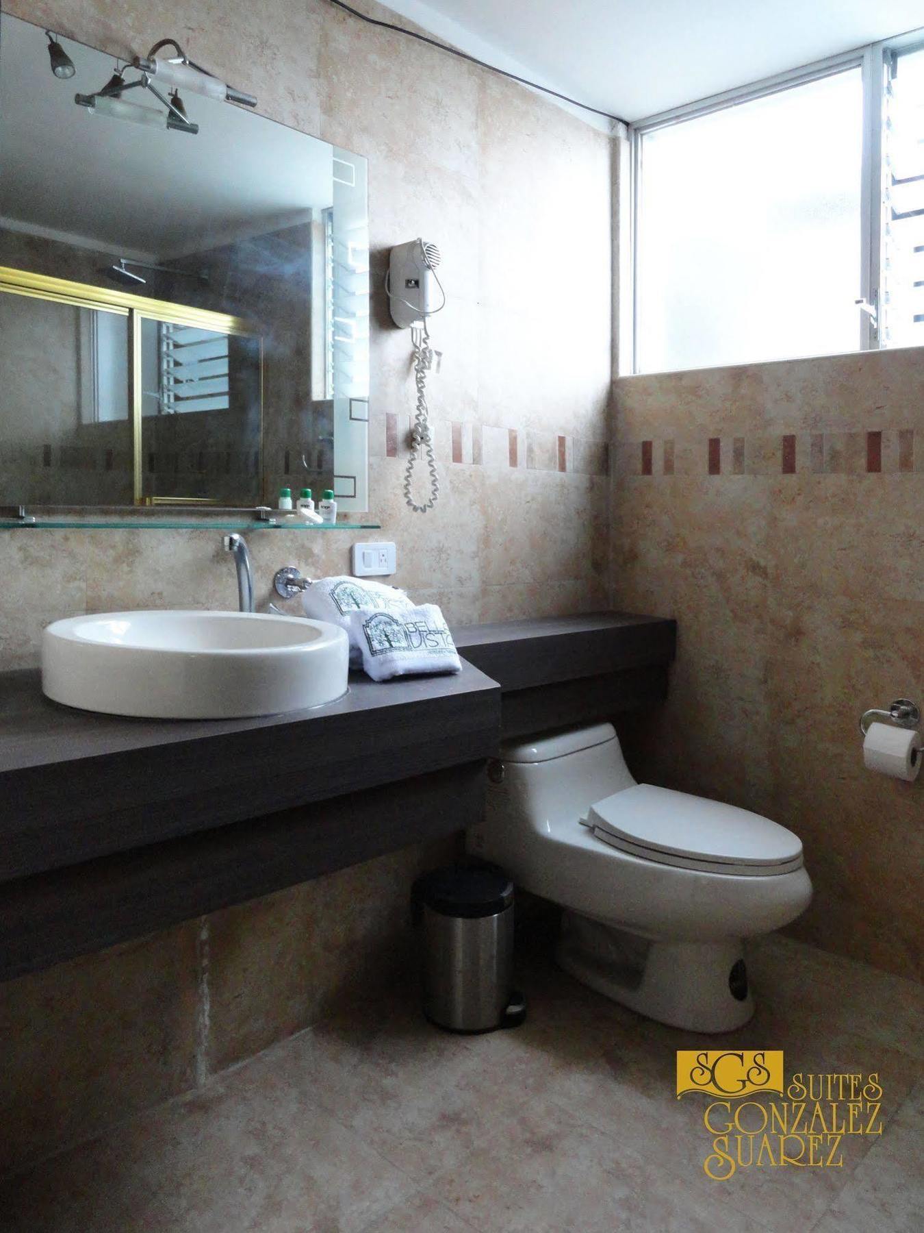 Hotel Suites Gonzalez Suarez Quito Bagian luar foto
