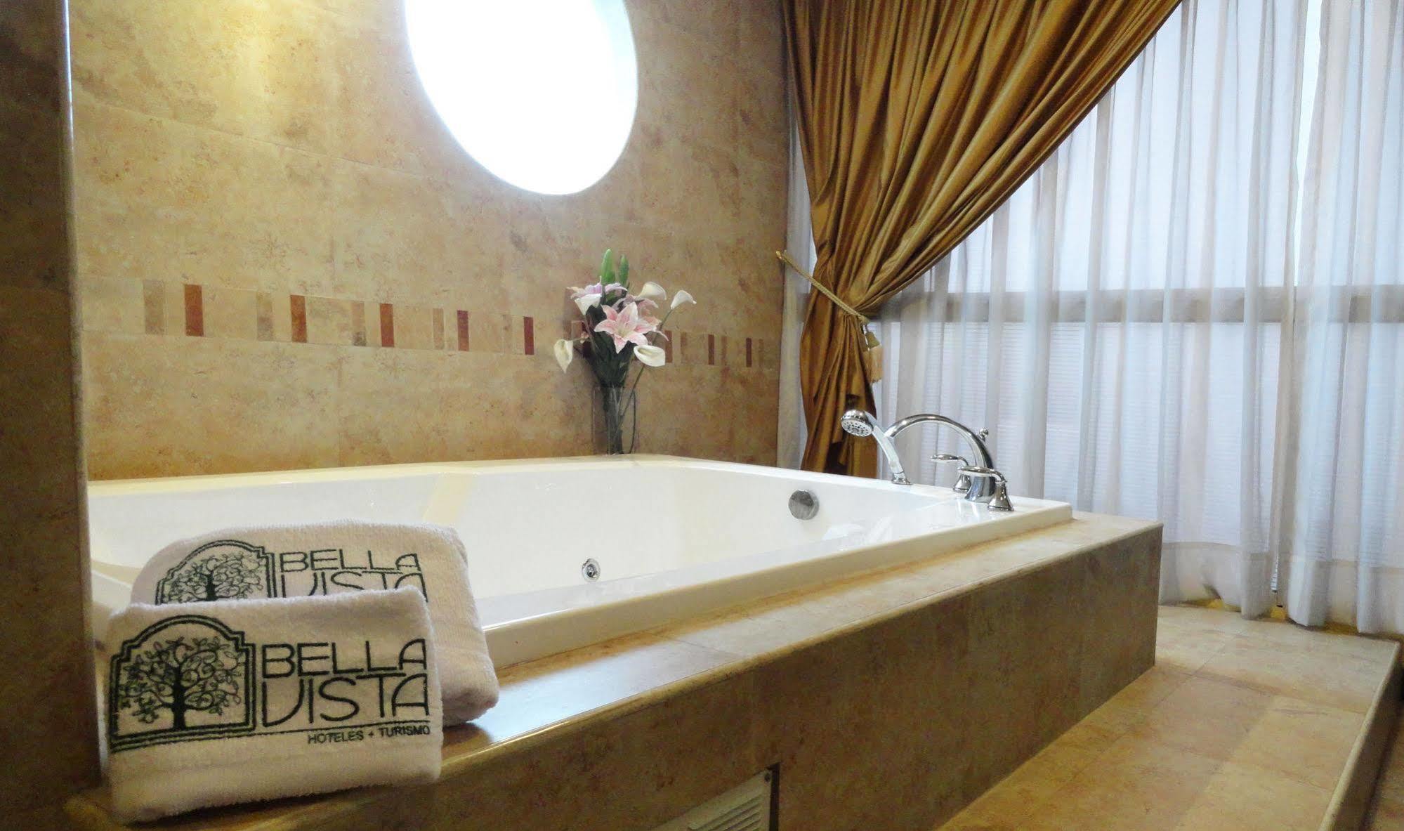 Hotel Suites Gonzalez Suarez Quito Bagian luar foto